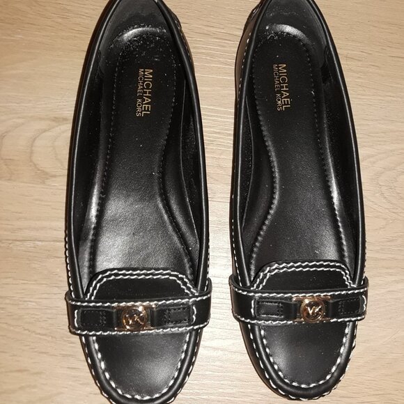 Michael Kors NEW $185.00 black logo loafers flats - Picture 1 of 6